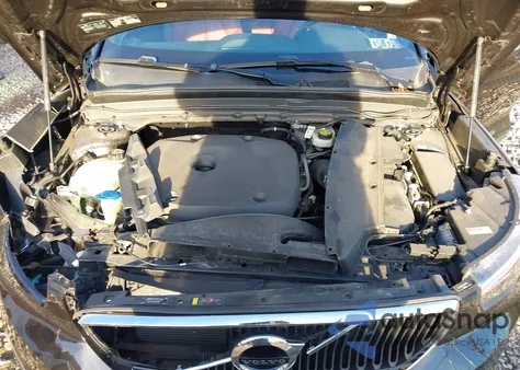 2019 Volvo Xc40 T5 Momentum/T5 R-Design z USA, uszkodzony, nr VIN YV4162XZ9K2019430